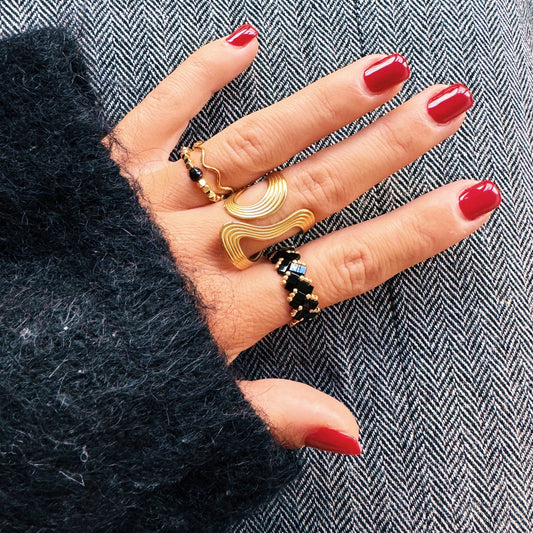 ANILLO XL RAYAS RETRO LLAMATIVO - DORADO