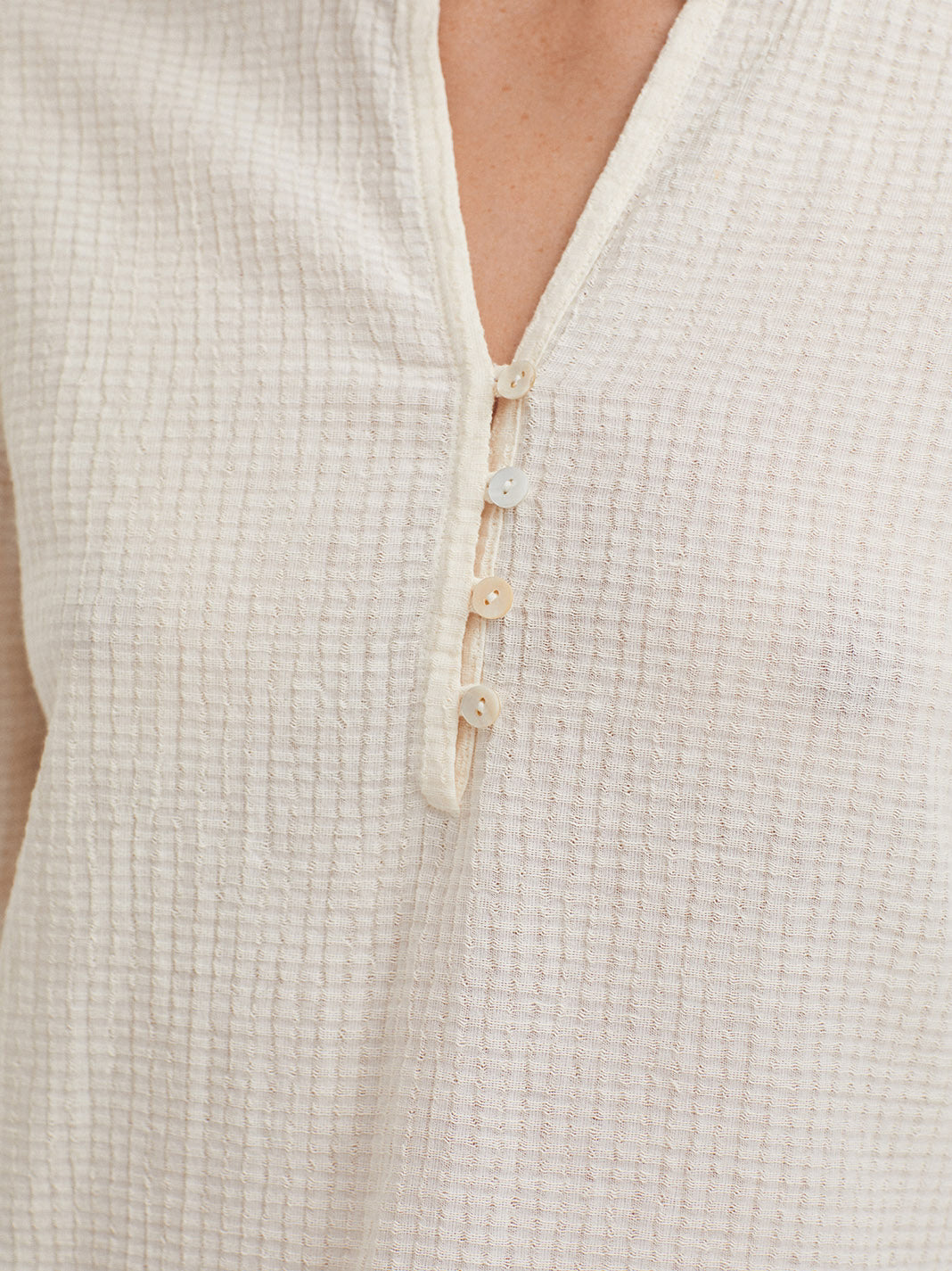 BLUSA ALGODÓN CUELLO VOLANTE