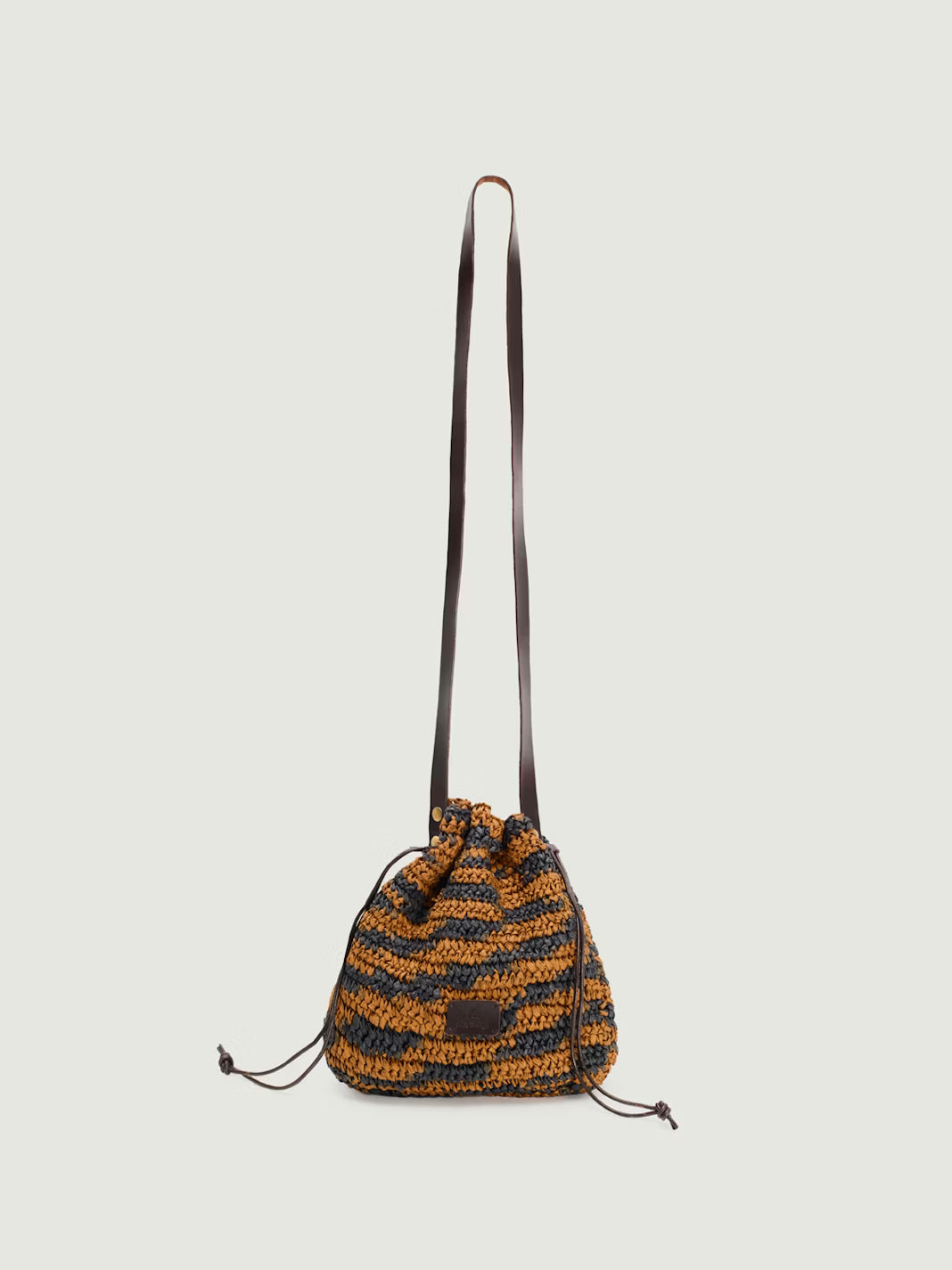 Bolso Bucket de Rafia