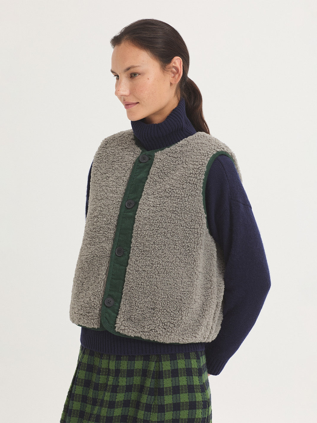CHALECO REVERSIBLE NYLON Y BORREGON