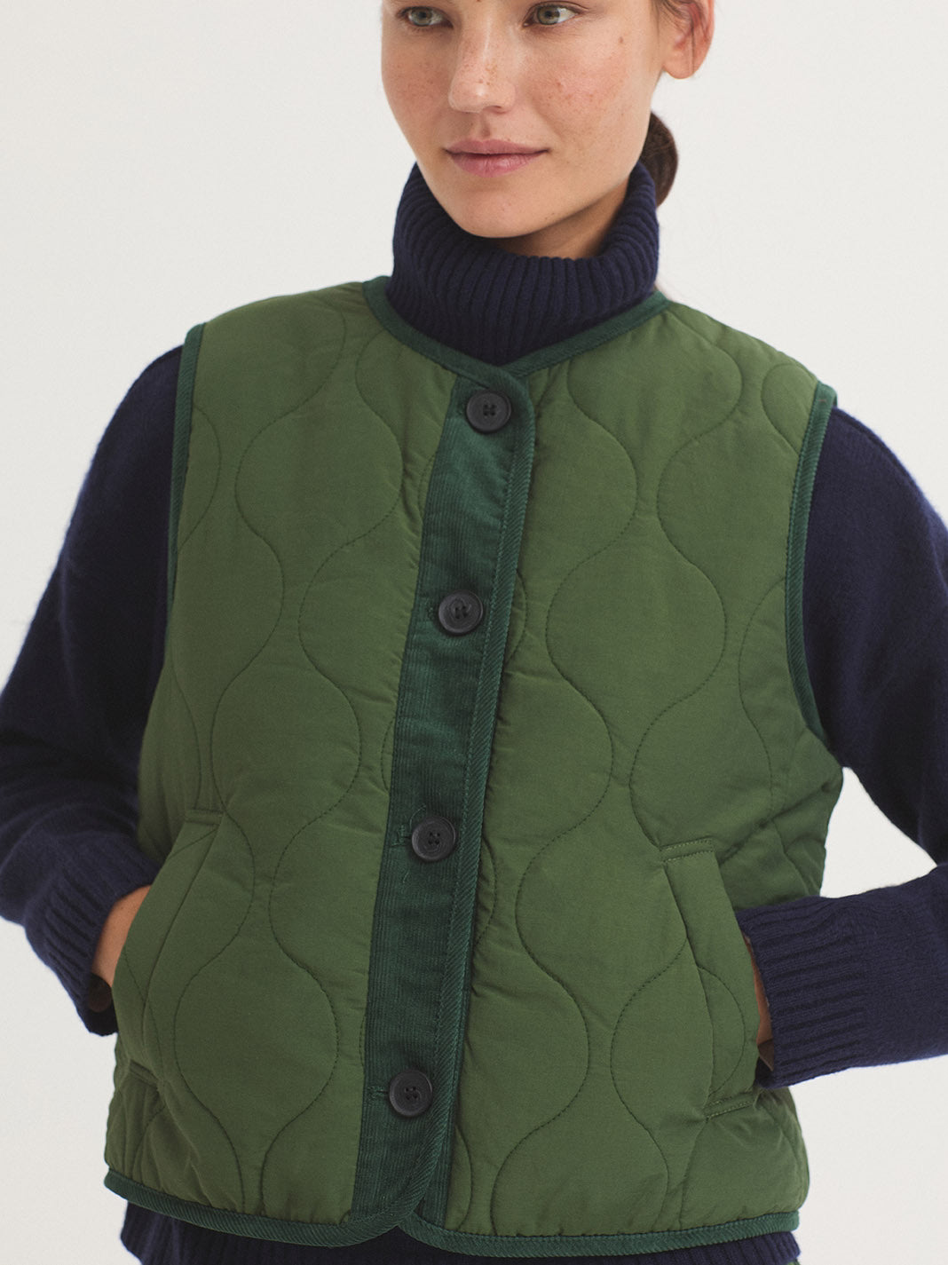 CHALECO REVERSIBLE NYLON Y BORREGON