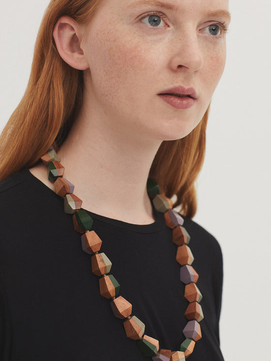 COLLAR MADERA Y RESINA LARGO