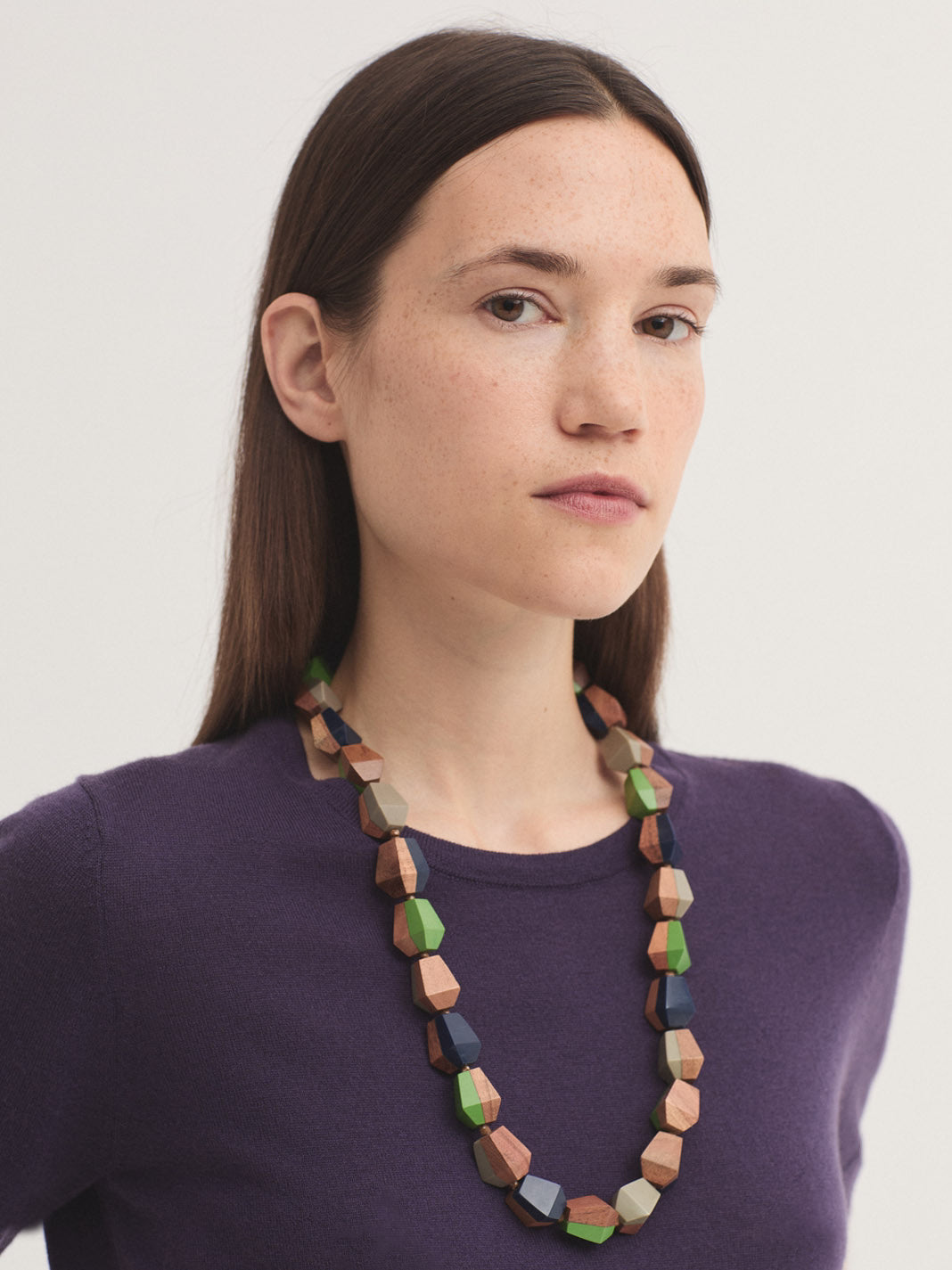 COLLAR MADERA Y RESINA LARGO