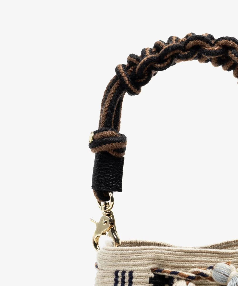 Bolso Cepheus cruzado beige y marron con asa de macramé