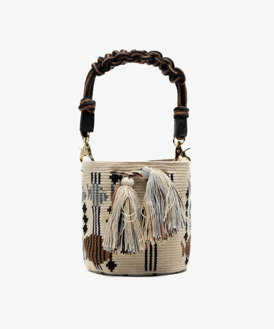 Bolso Cepheus cruzado beige y marron con asa de macramé