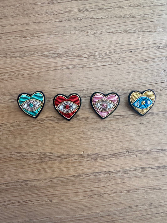 BROCHE BORDADO CORAZON MINI