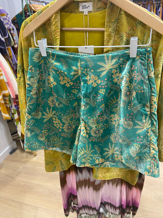 SHORT CARMEN