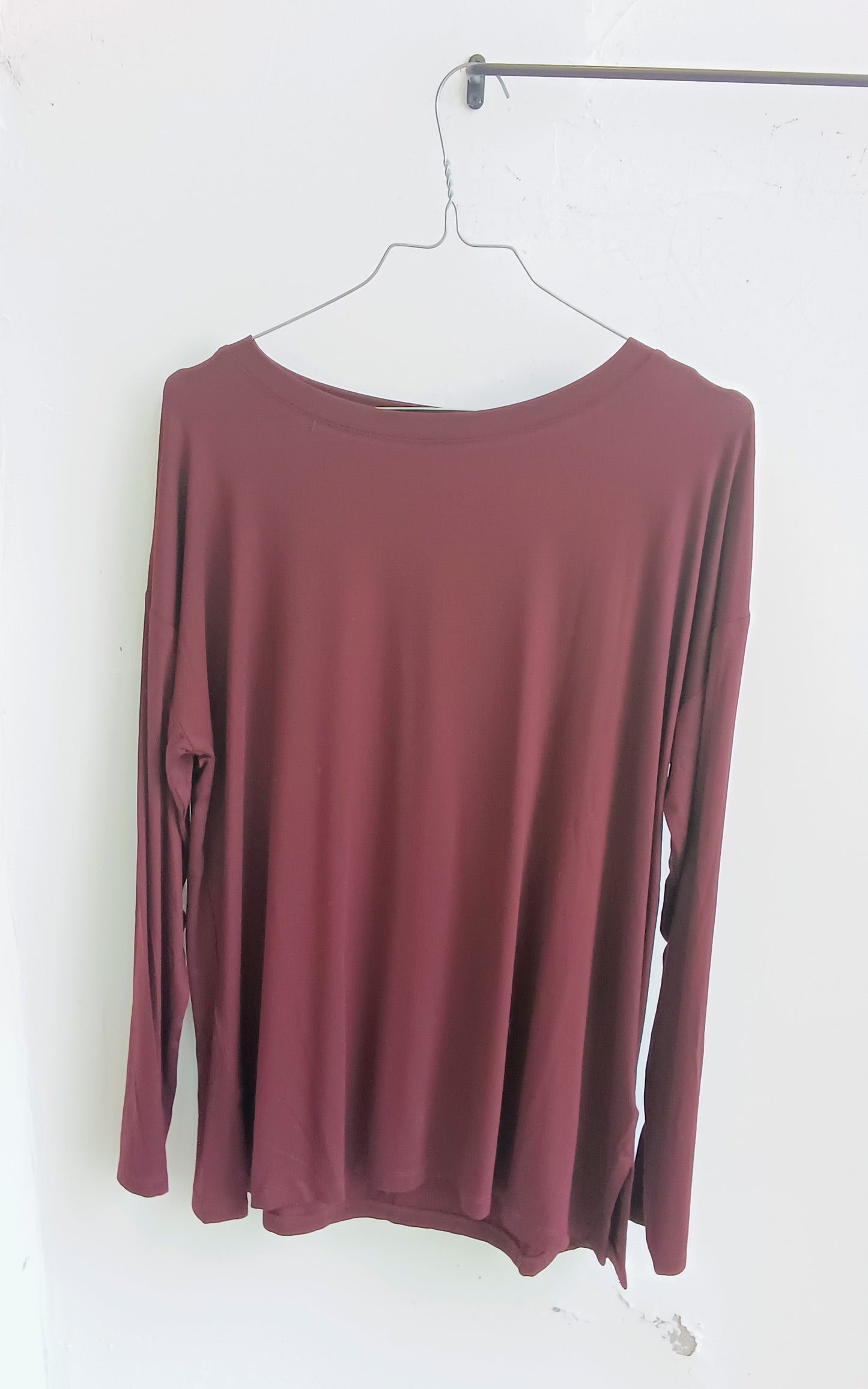 CAMISETA VISCOSA CON SPACCHI