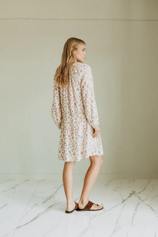 Vestido Corto Flores