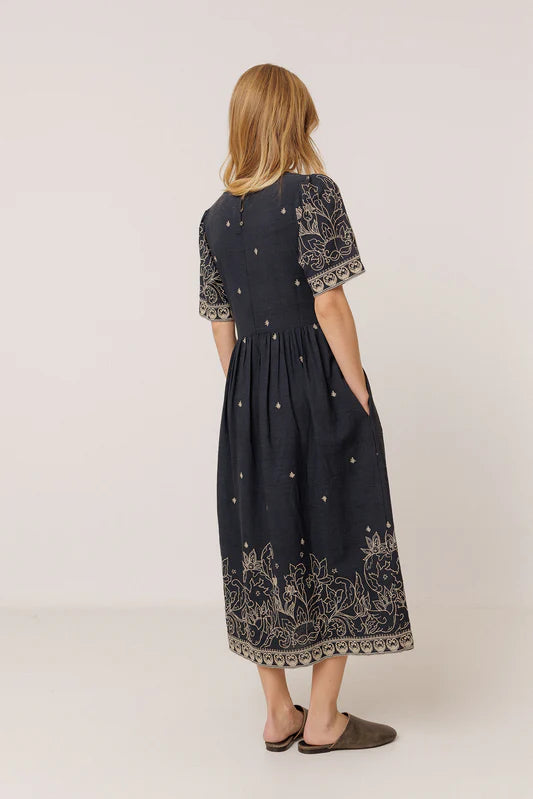 Vestido Bordado